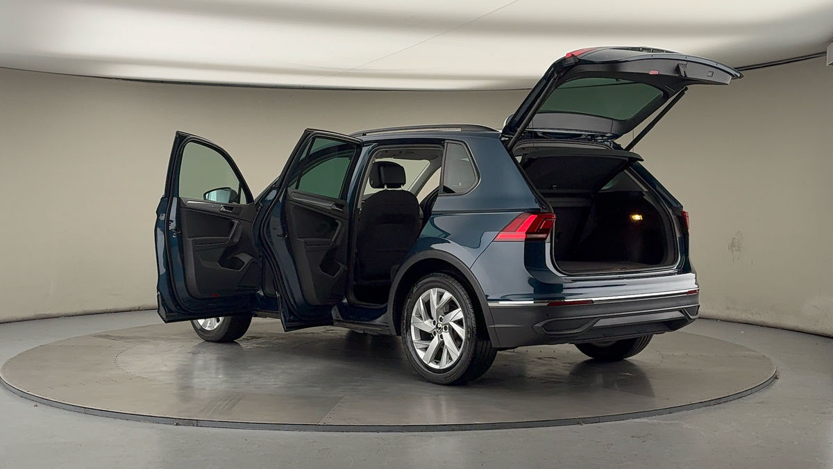 More views of Volkswagen Tiguan