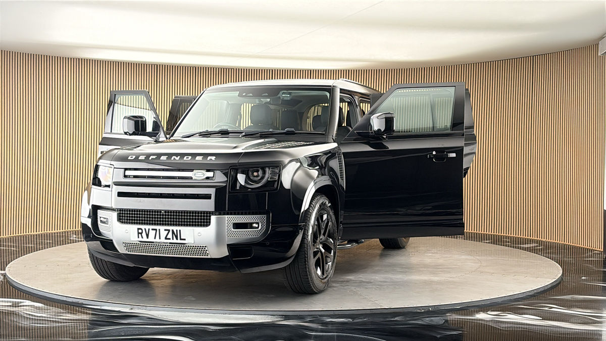 More views of Land Rover Defender 110