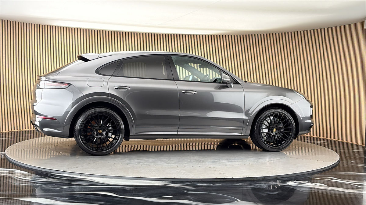 More views of Porsche Cayenne