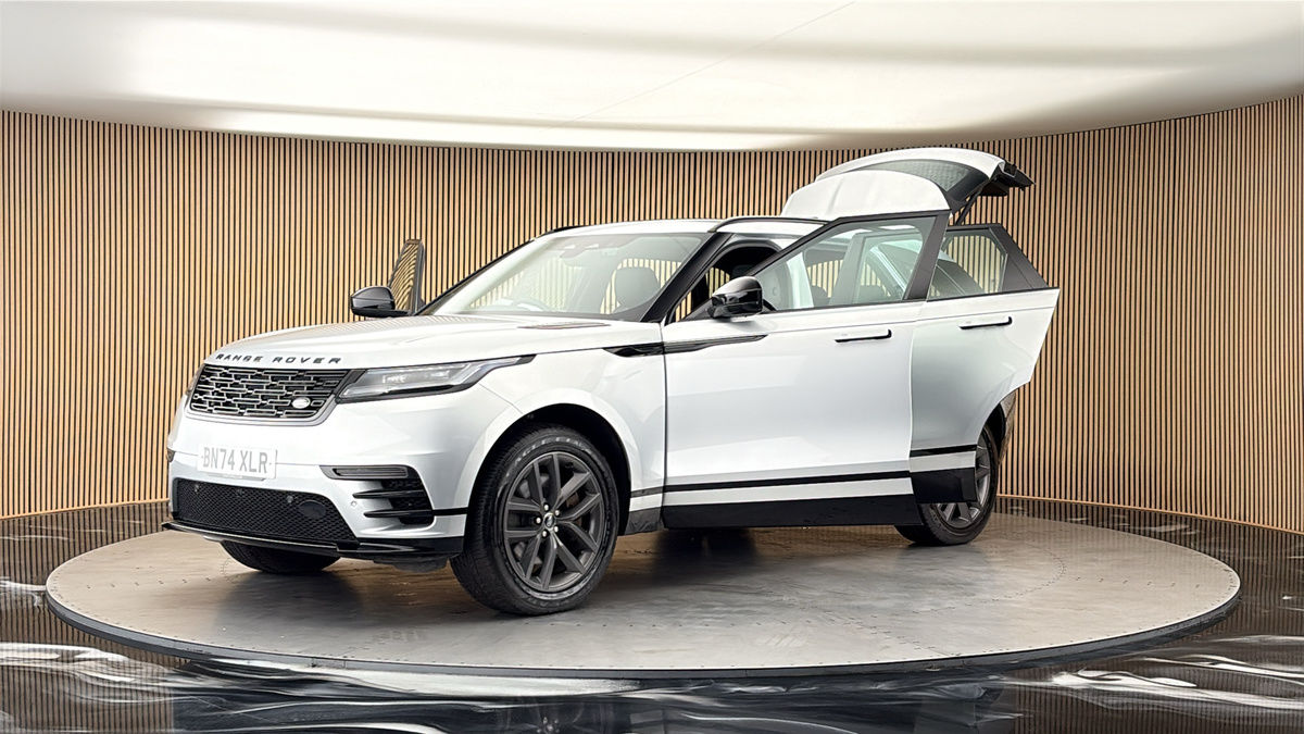 Land Rover Range Rover Velar Image 22
