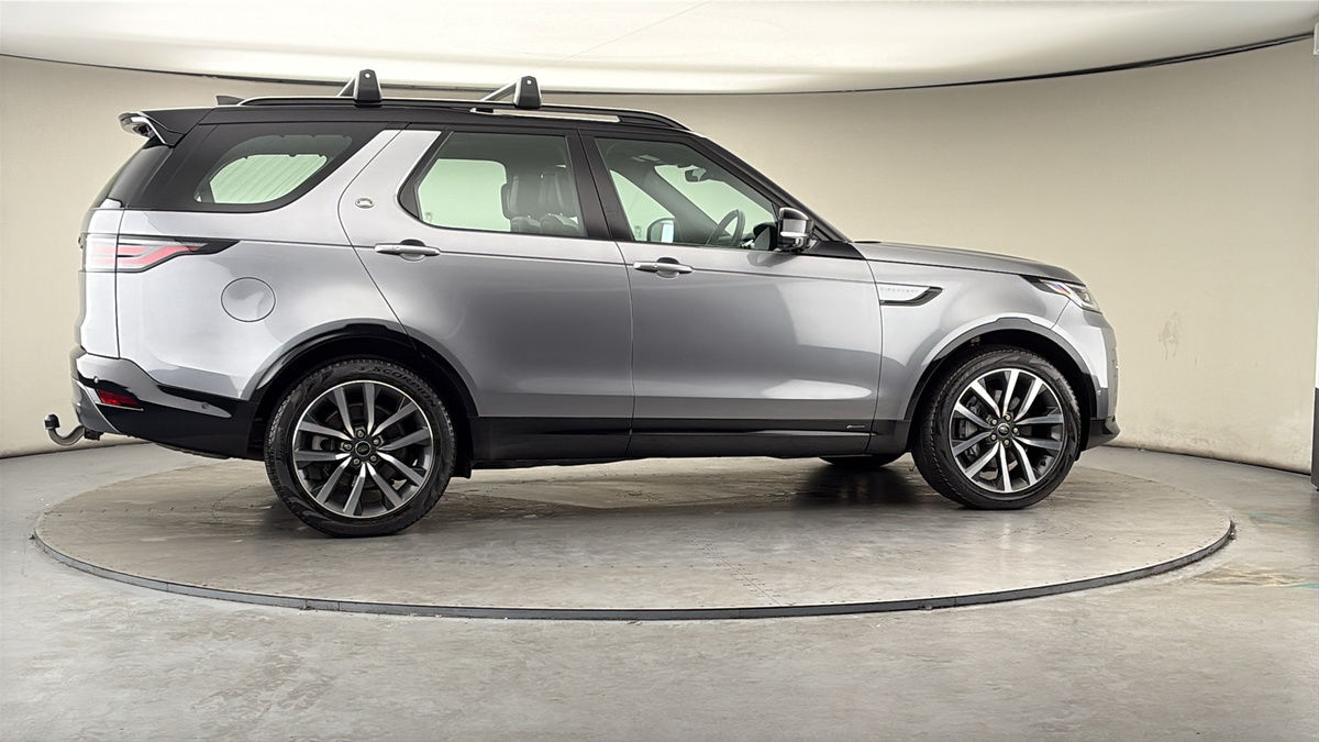 More views of Land Rover Discovery