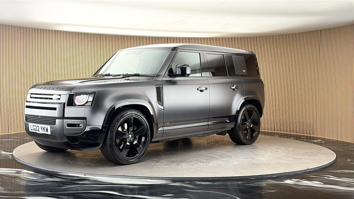 Land Rover Defender 110 Image 20