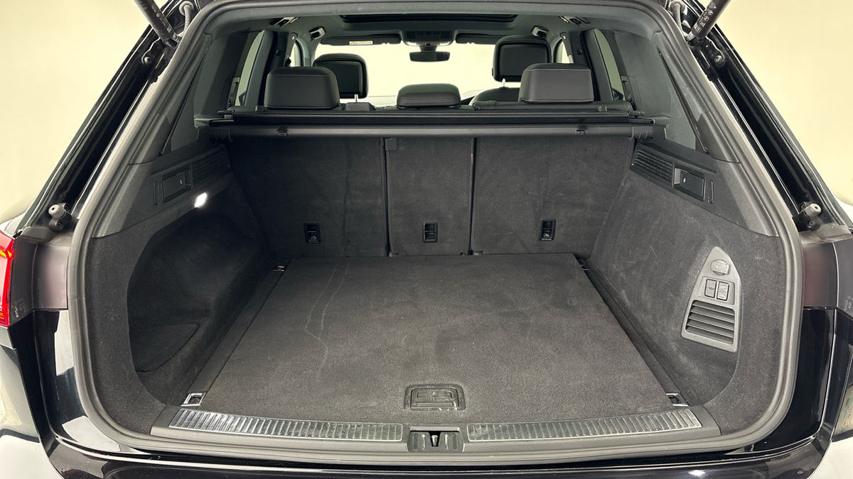 Volkswagen Touareg Image 11