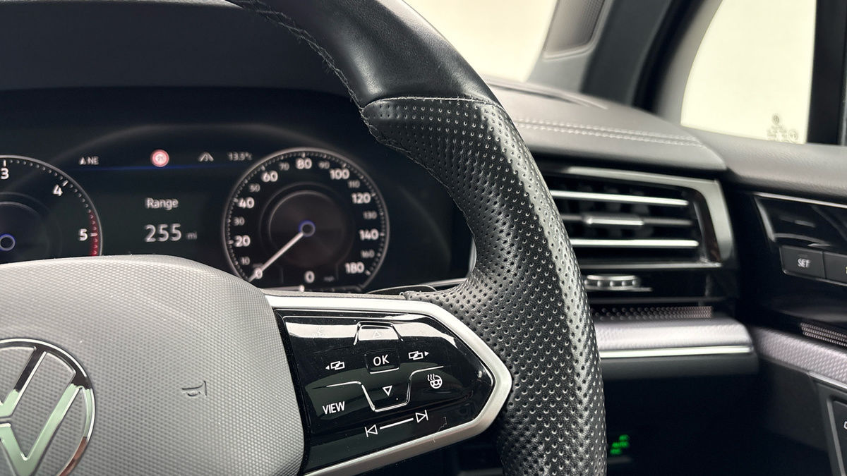 Volkswagen Touareg Image 14