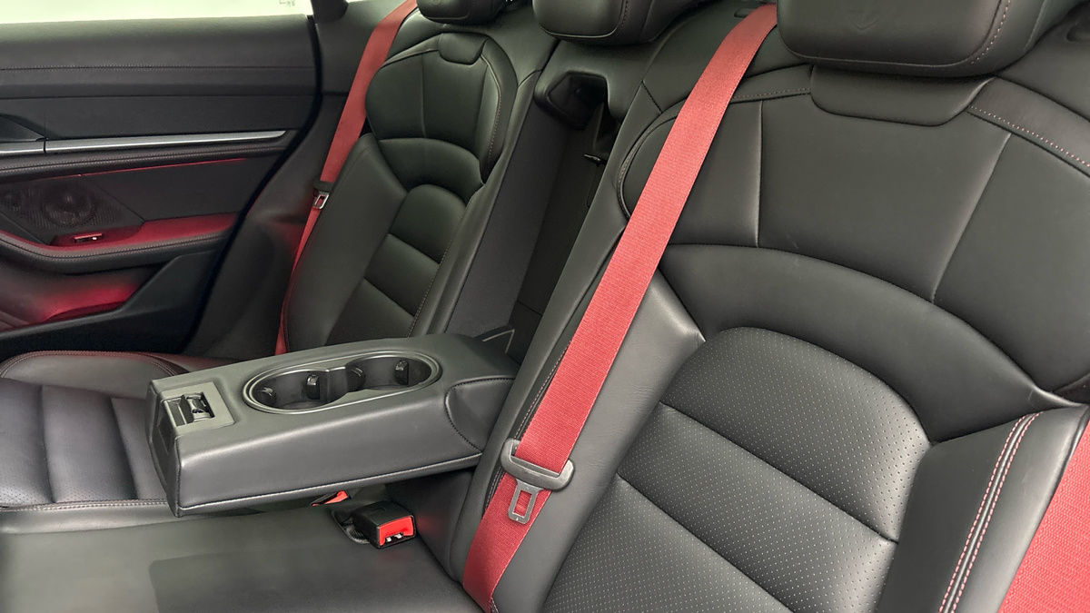 Porsche Taycan Image 10