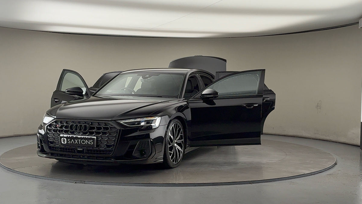 More views of Audi S8