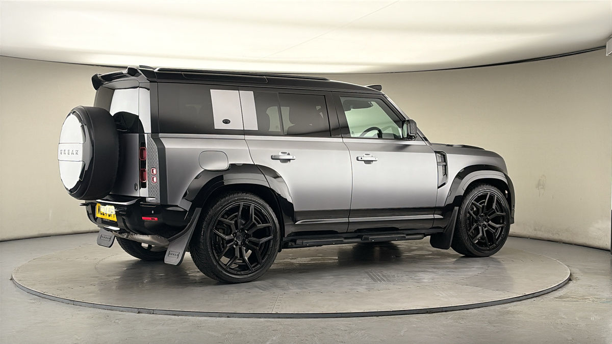 More views of Land Rover Defender 110