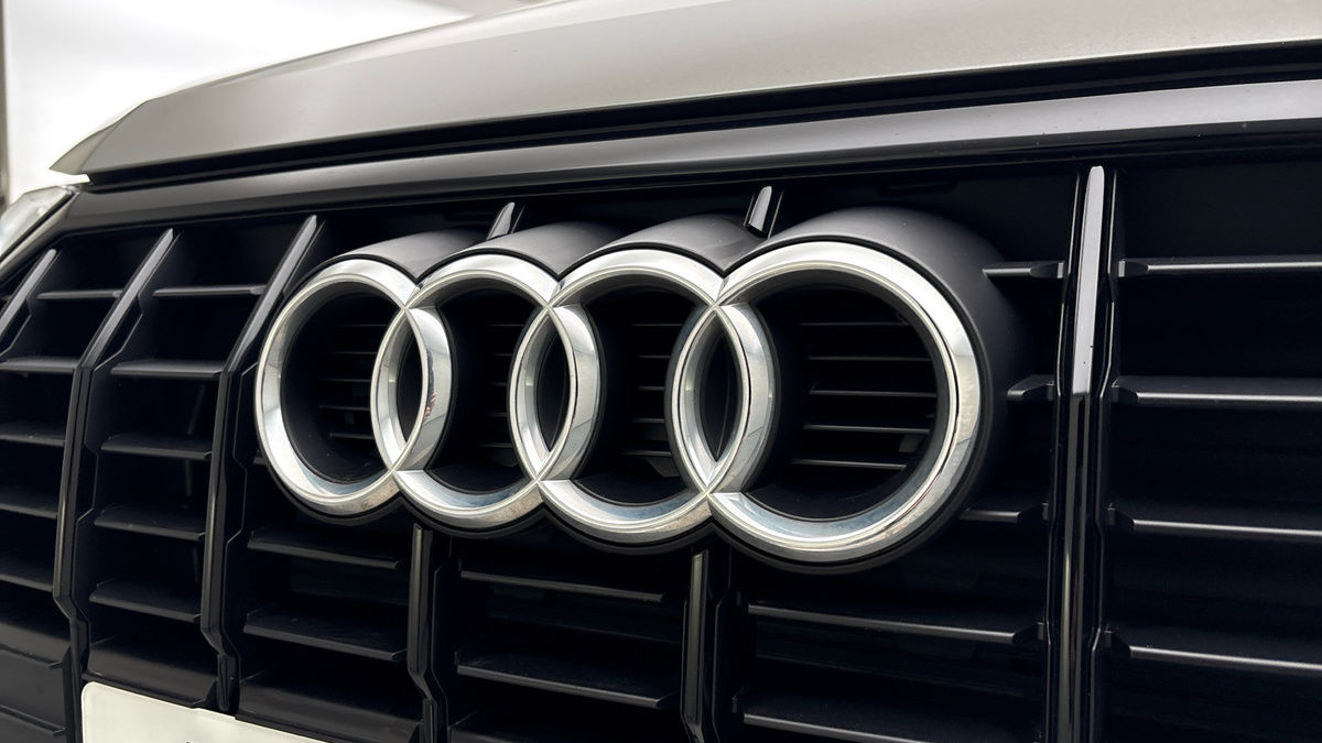 More views of Audi Q3