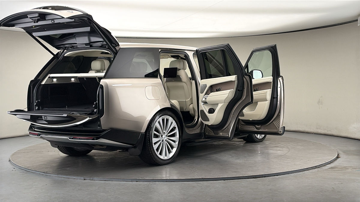 More views of Land Rover Range Rover