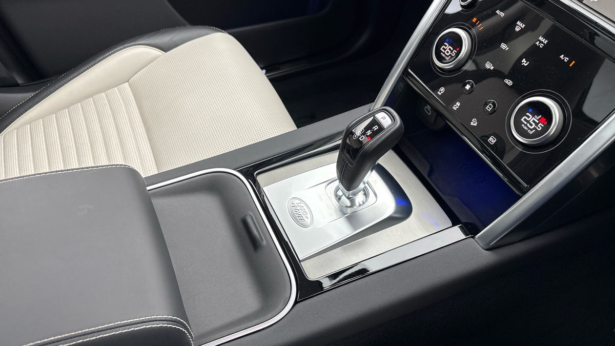 Land Rover Discovery Sport Image 18