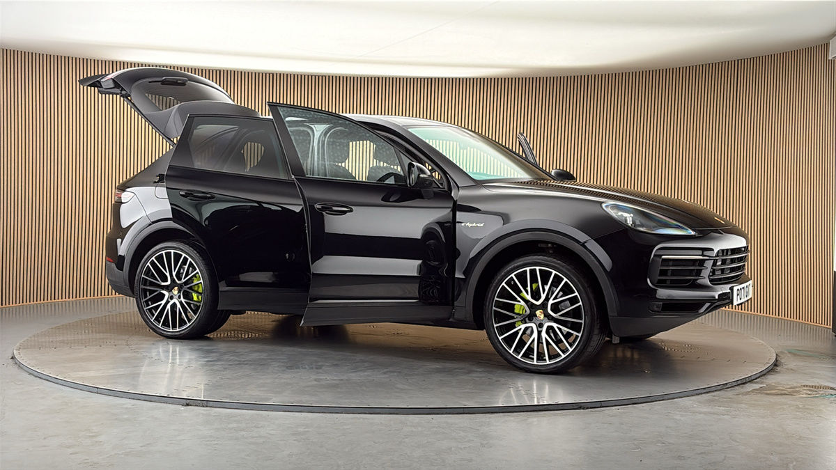 More views of Porsche Cayenne
