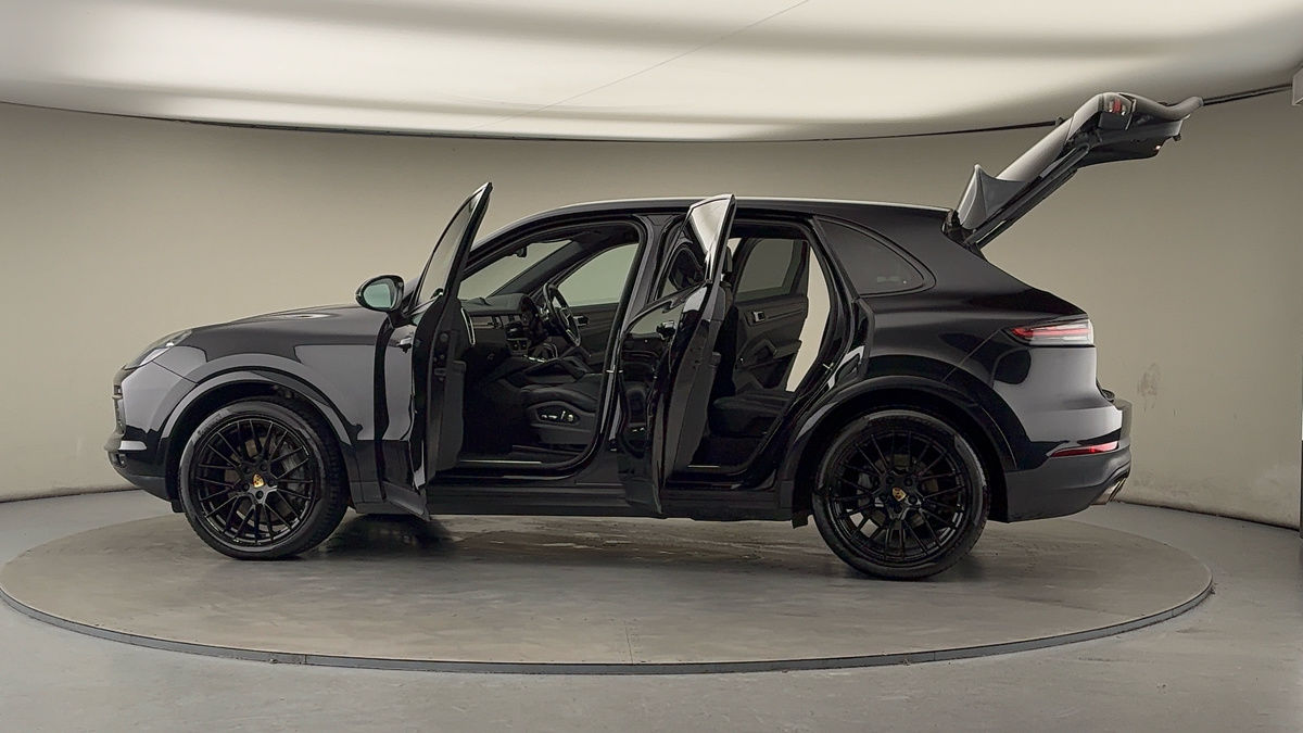 More views of Porsche Cayenne