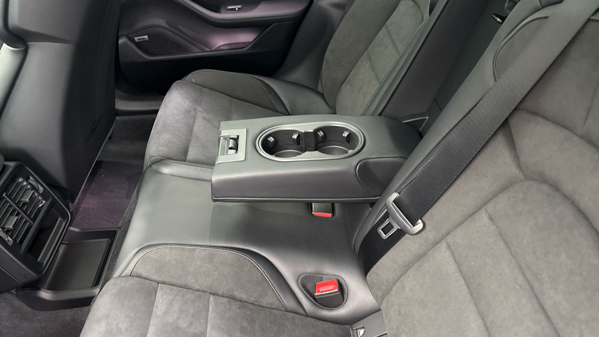 Porsche Taycan Image 9