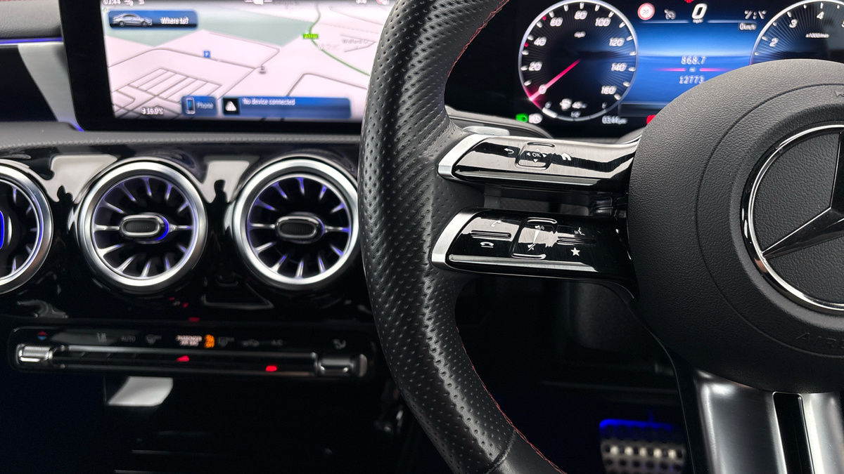 Mercedes-Benz CLA Image 13