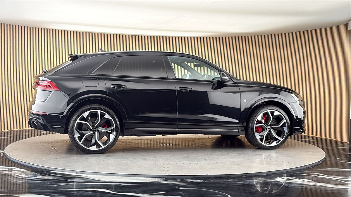 More views of Audi RSQ8