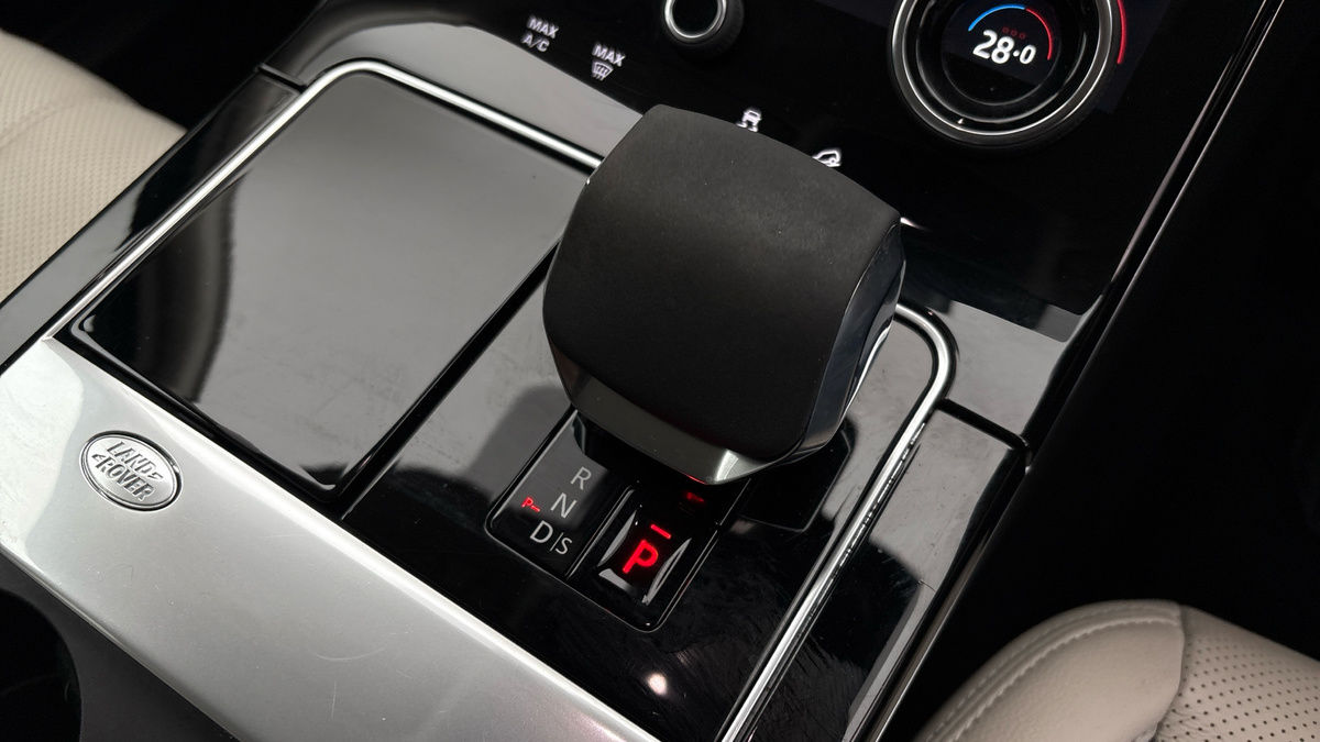 Land Rover Range Rover Velar Image 6