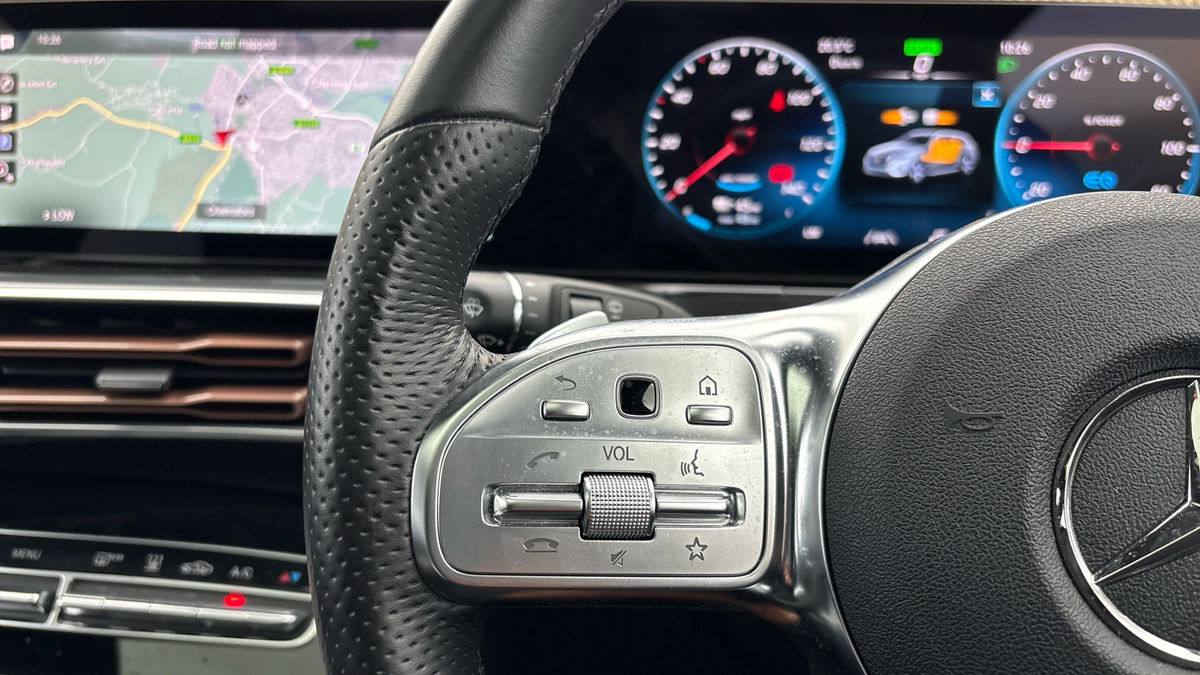 Mercedes-Benz EQC Image 14