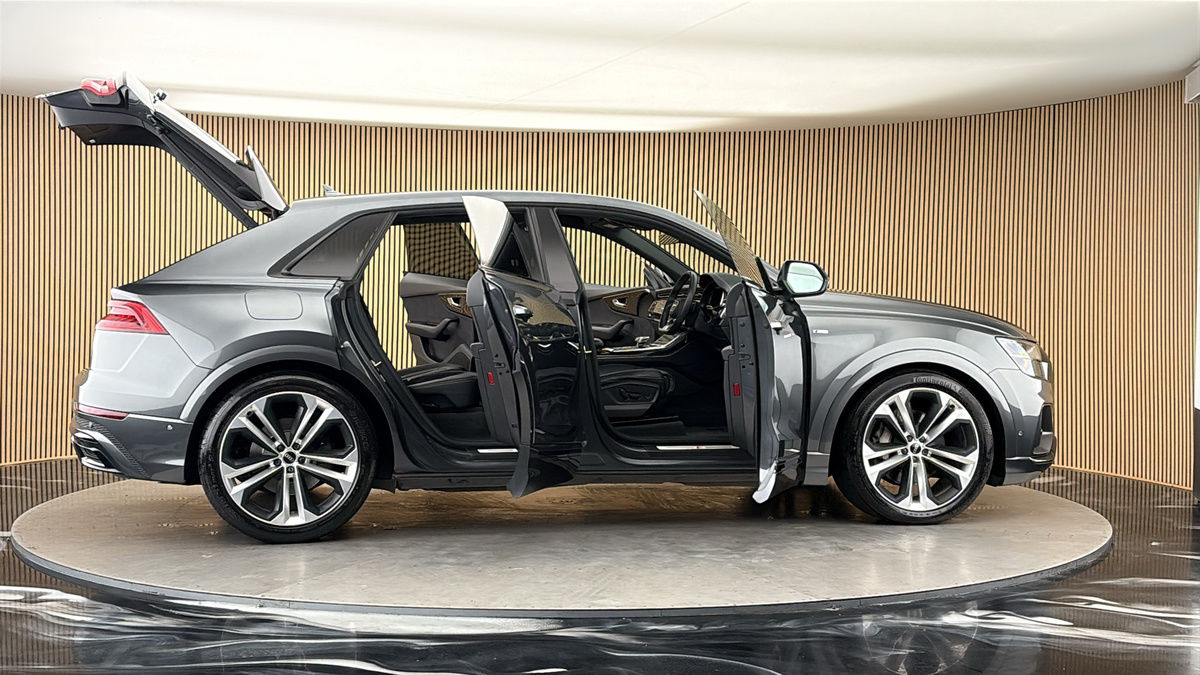 More views of Audi Q8