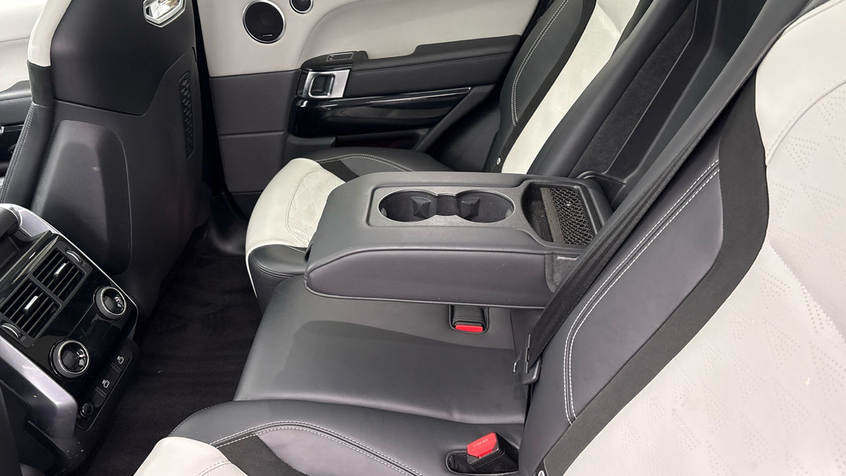 Land Rover Range Rover Sport Image 9