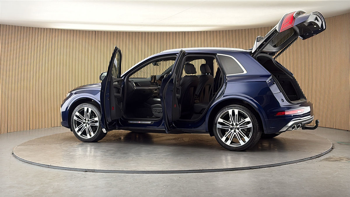 More views of Audi SQ5