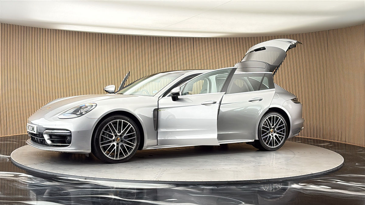 More views of Porsche Panamera