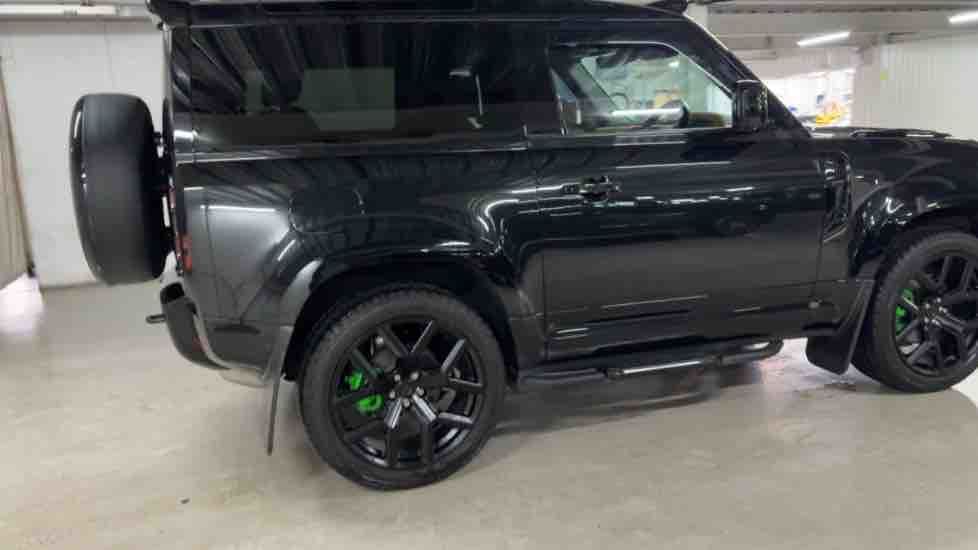 More views of Land Rover Defender 90