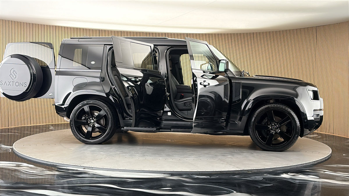 More views of Land Rover Defender 110