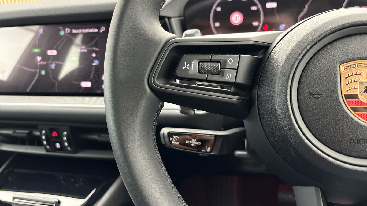 Porsche Cayenne Image 13