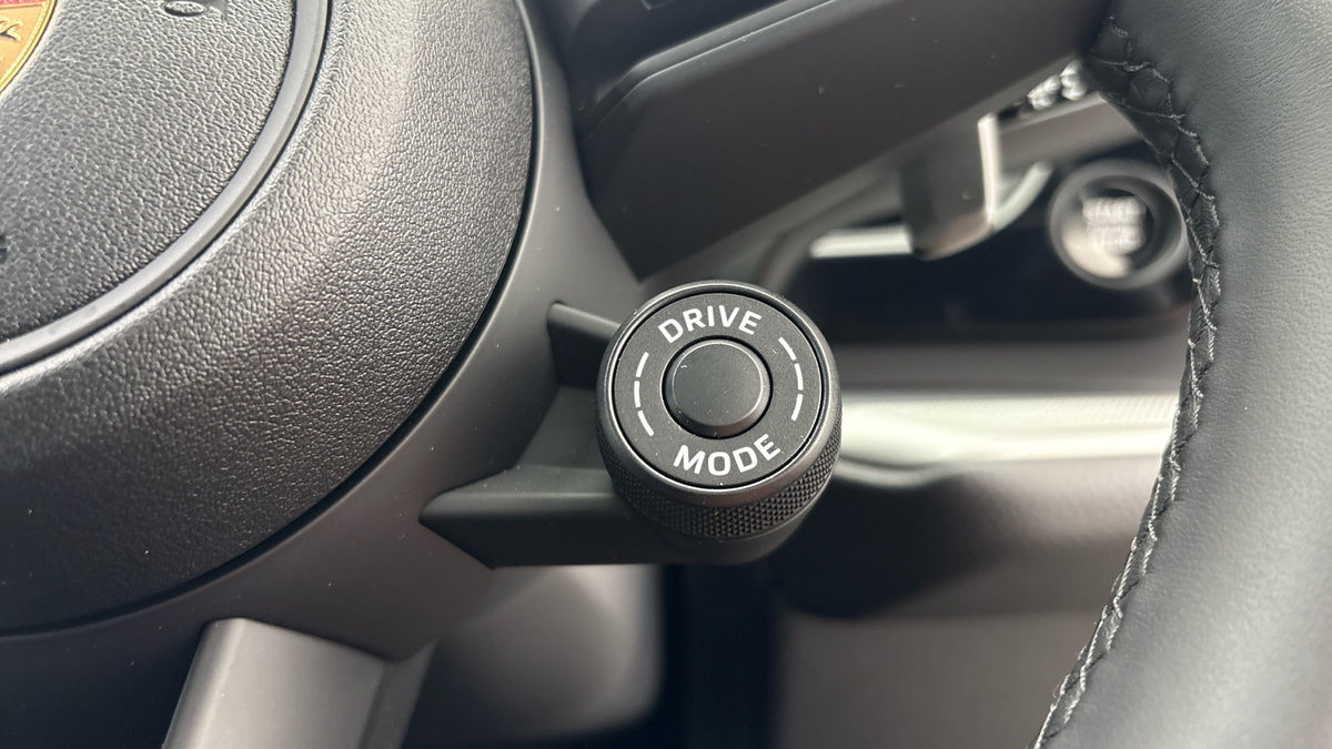 Porsche Cayenne Image 28
