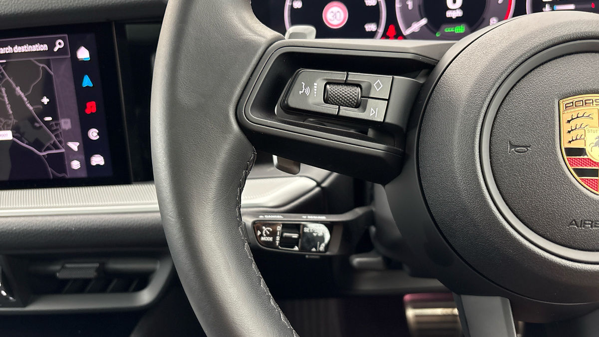 Porsche Cayenne Image 13