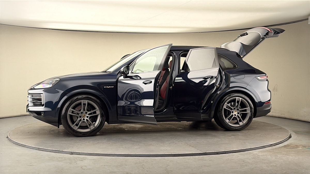 More views of Porsche Cayenne