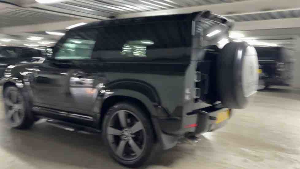More views of Land Rover Defender 90