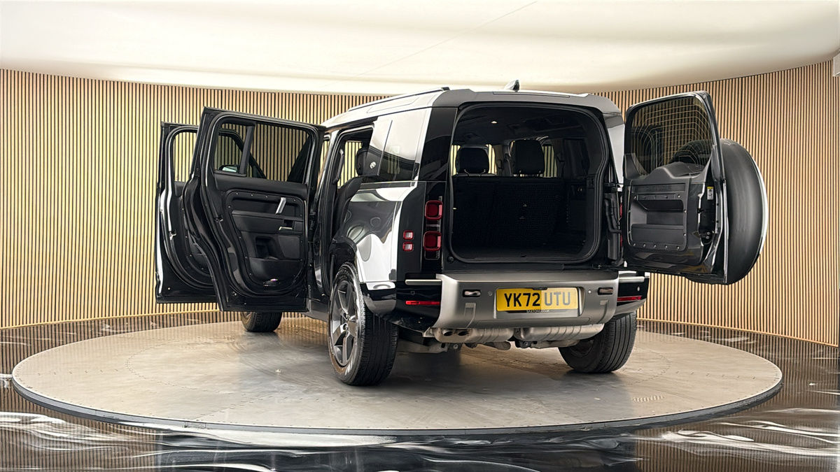 More views of Land Rover Defender 110
