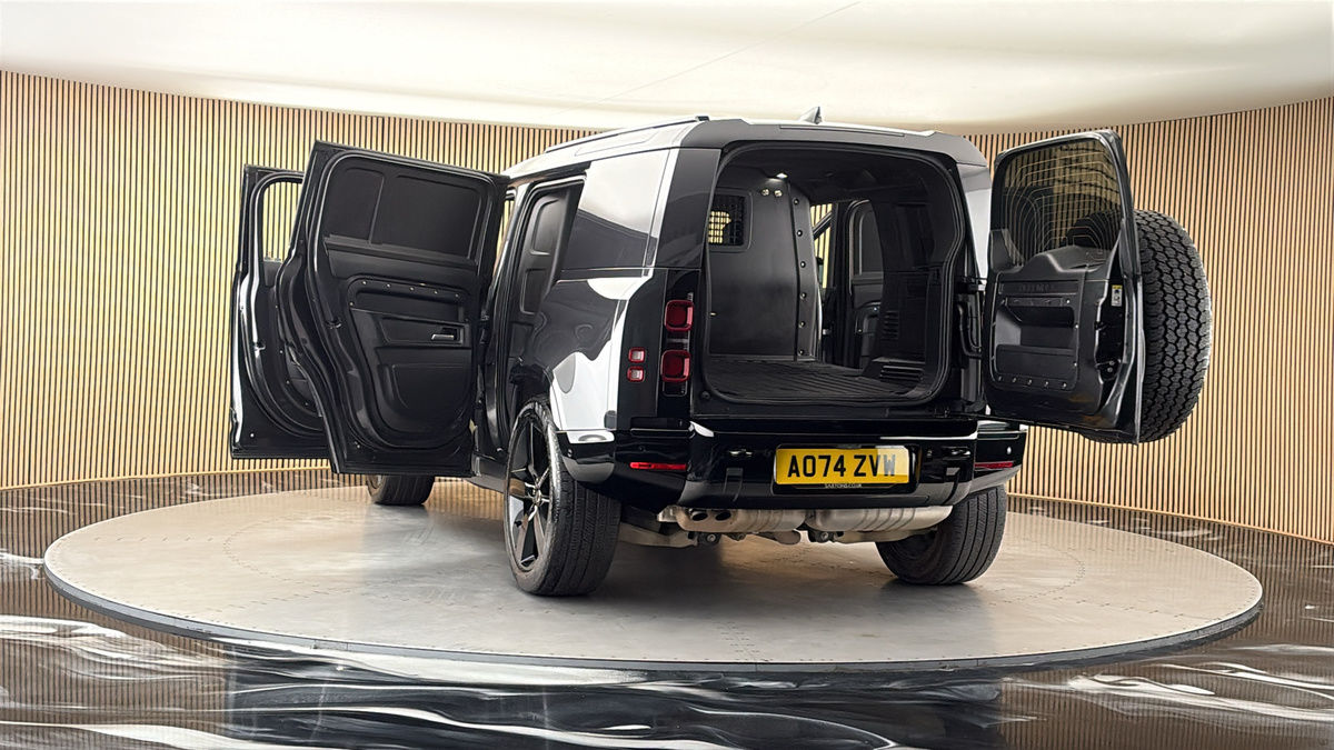 More views of Land Rover Defender 110