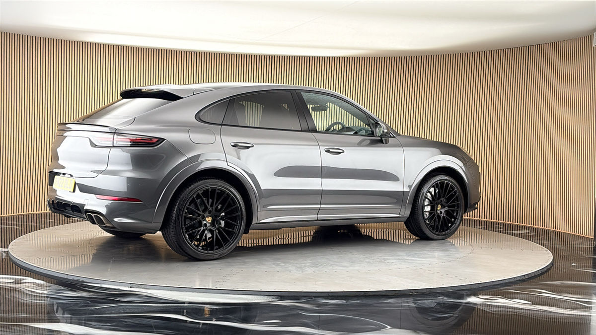 More views of Porsche Cayenne