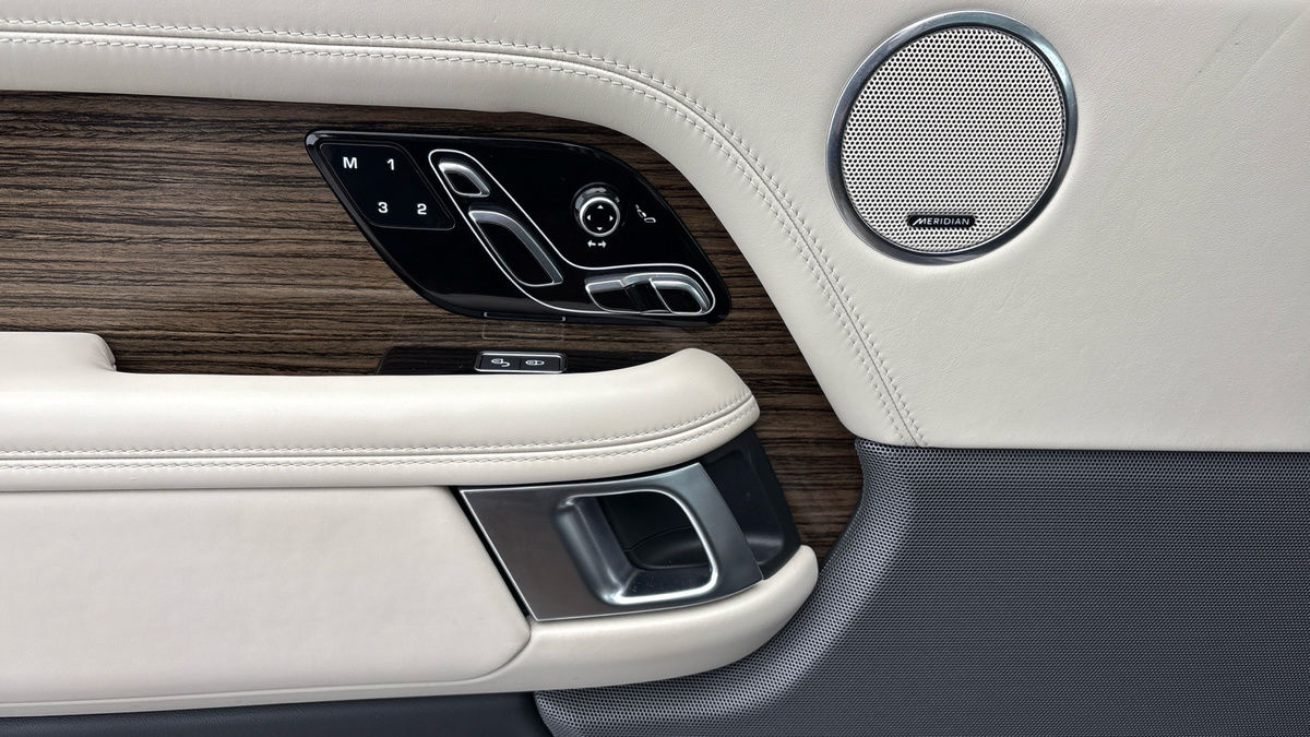 Land Rover Range Rover Image 38
