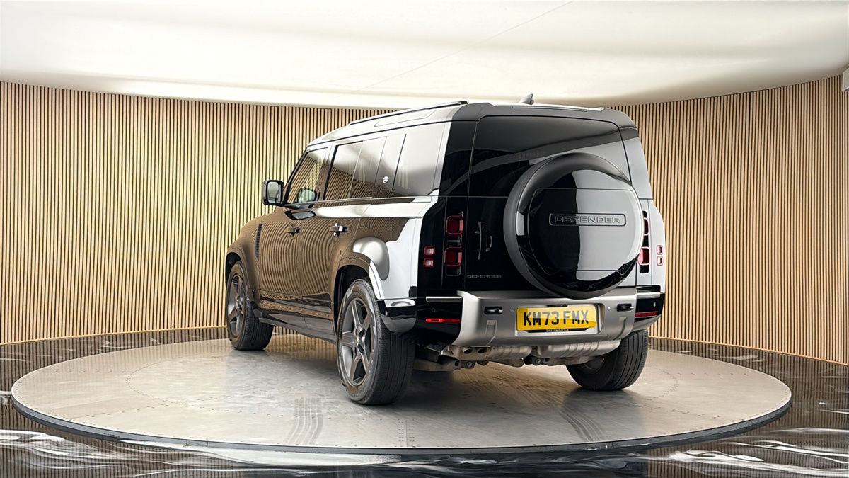 More views of Land Rover Defender 110