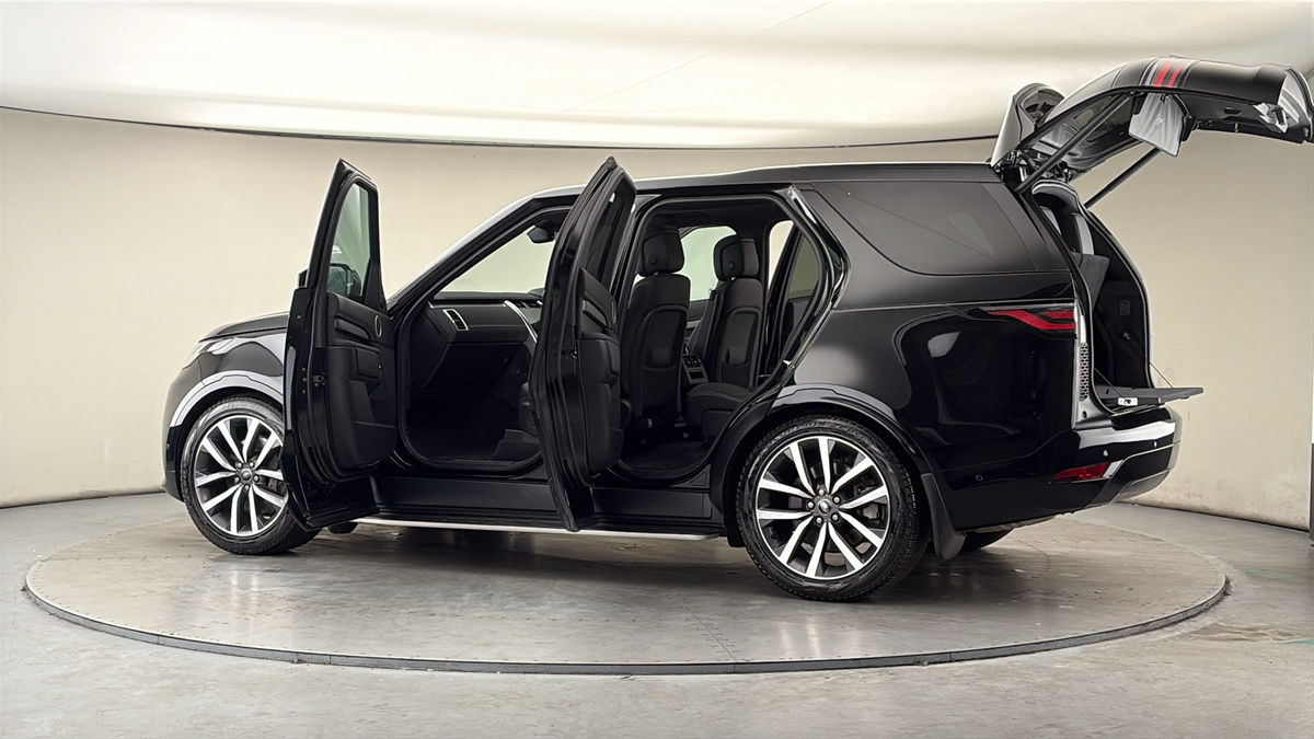 More views of Land Rover Discovery