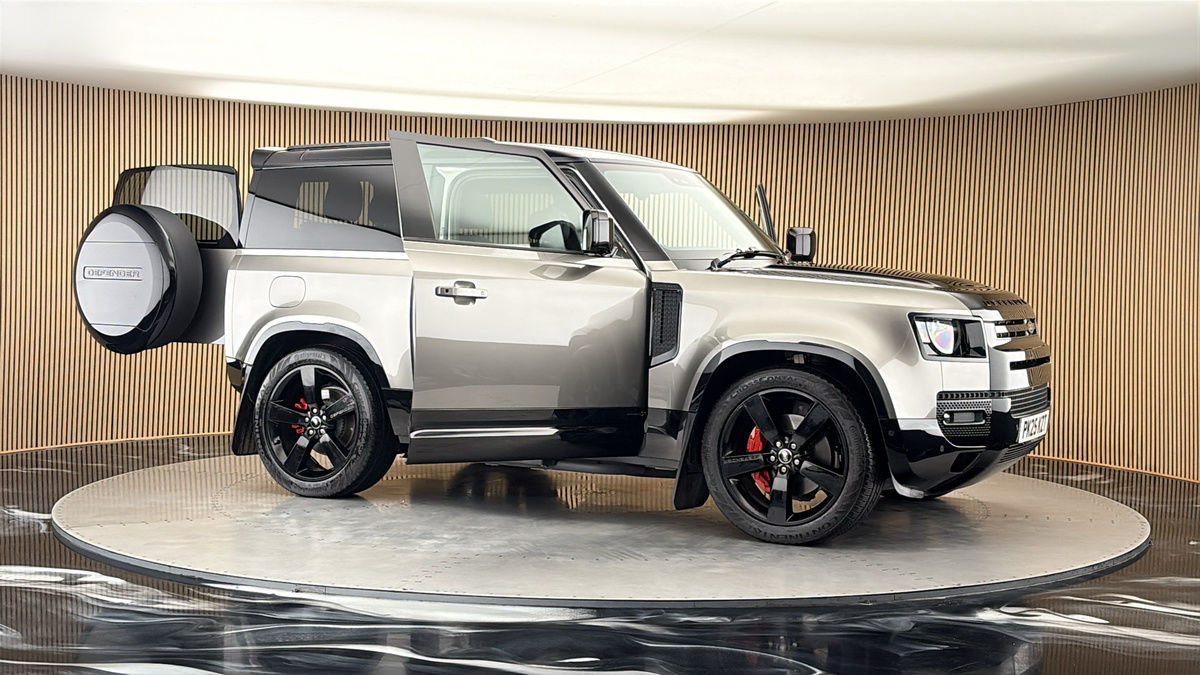 More views of Land Rover Defender 90