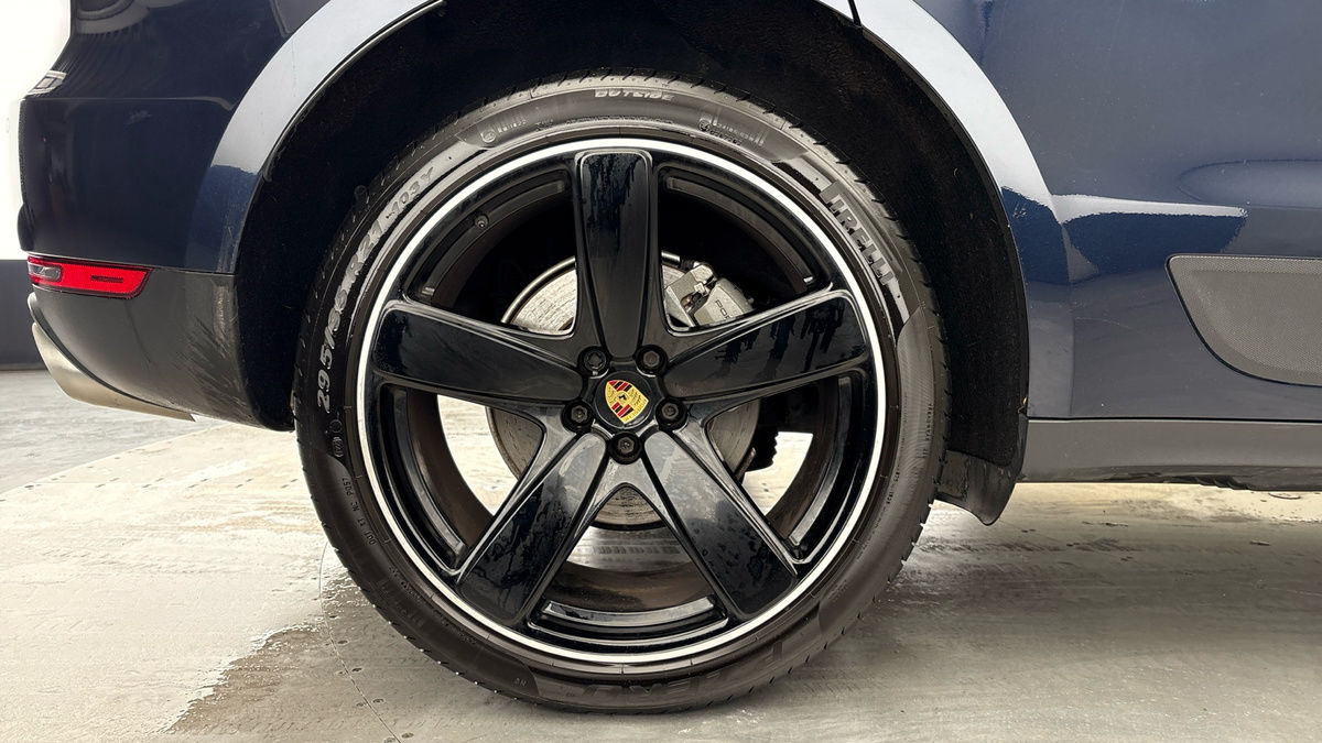 Porsche Macan Image 10