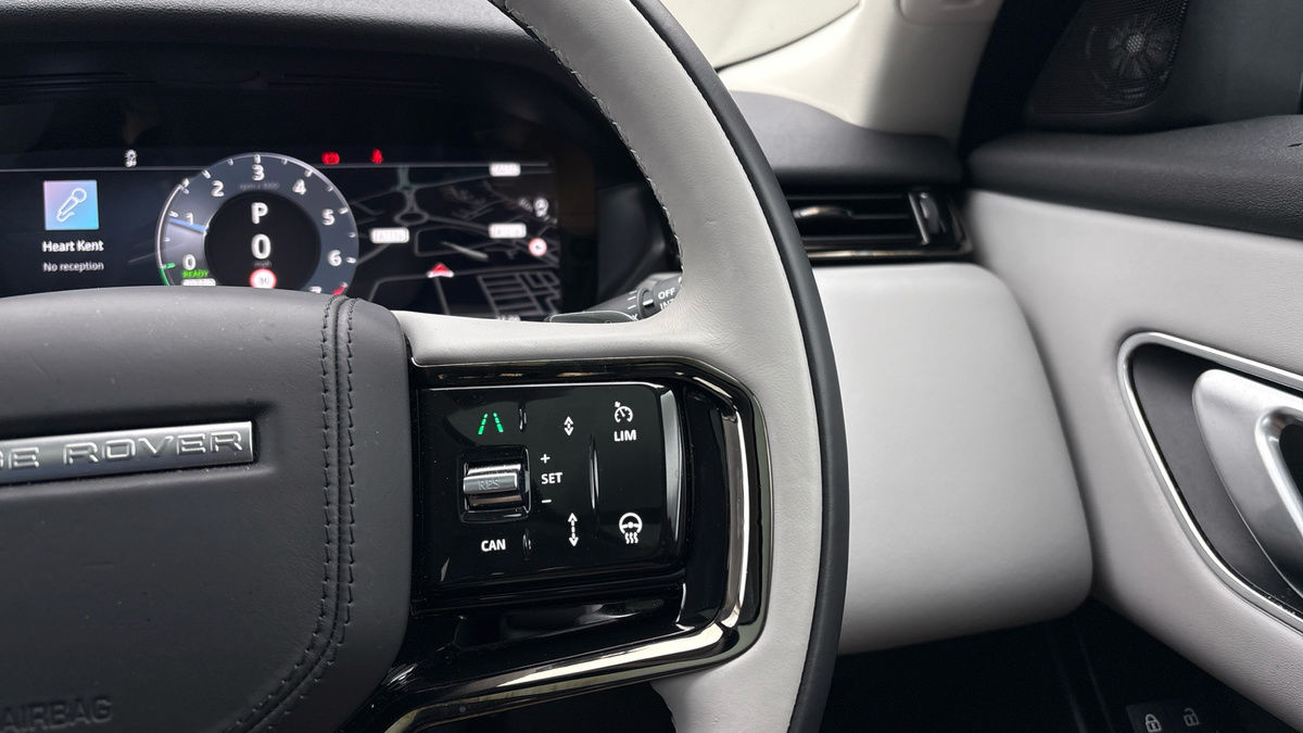 Land Rover Range Rover Velar Image 14