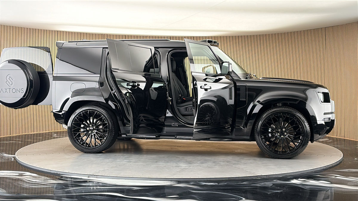 More views of Land Rover Defender 110