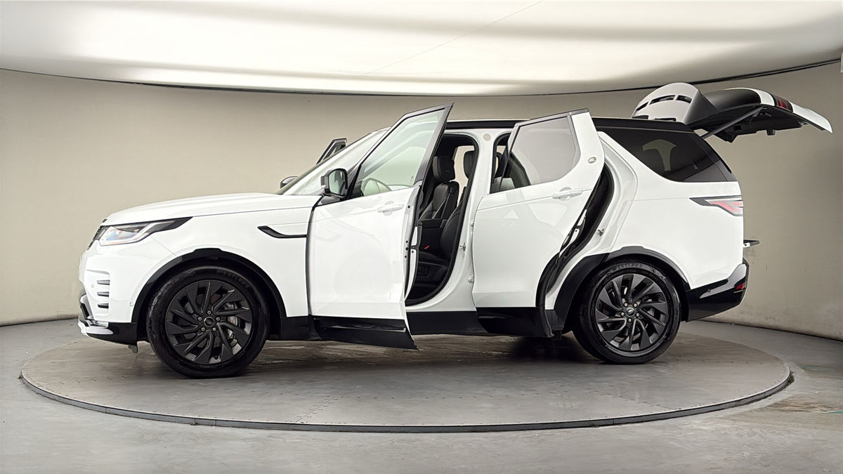 More views of Land Rover Discovery