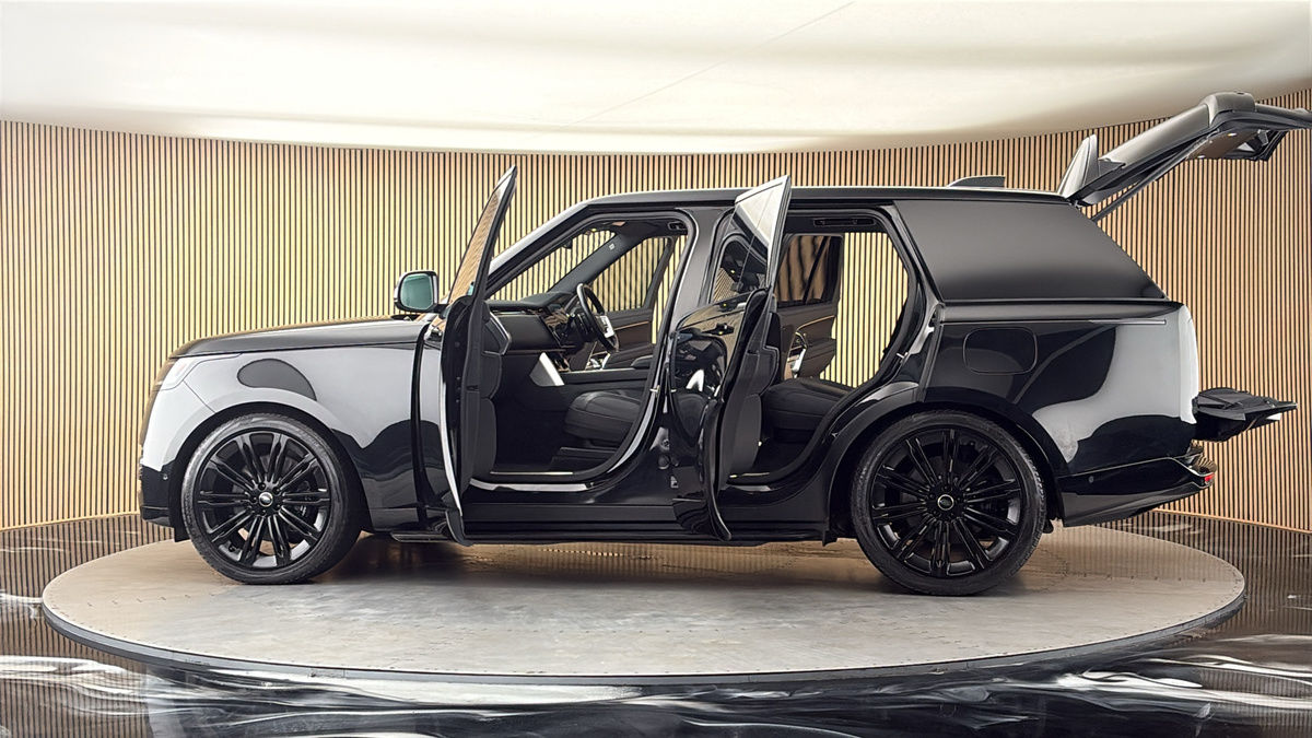 More views of Land Rover Range Rover