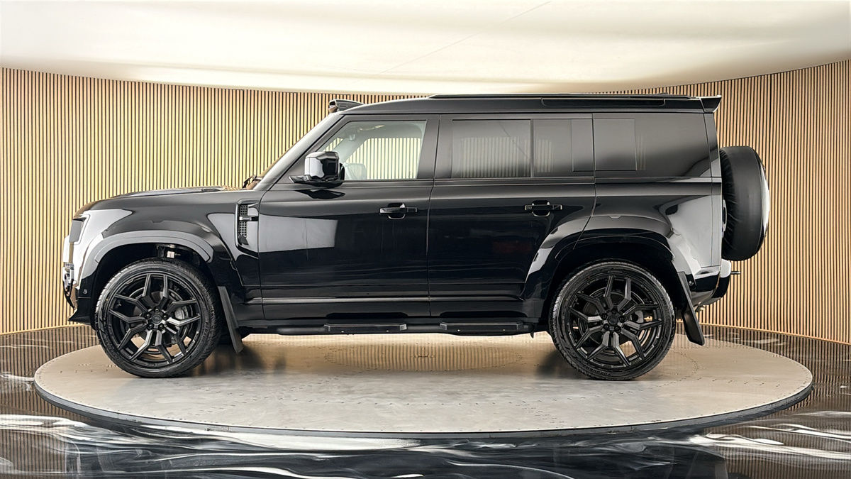 Land Rover Defender 110 Urban Image 15