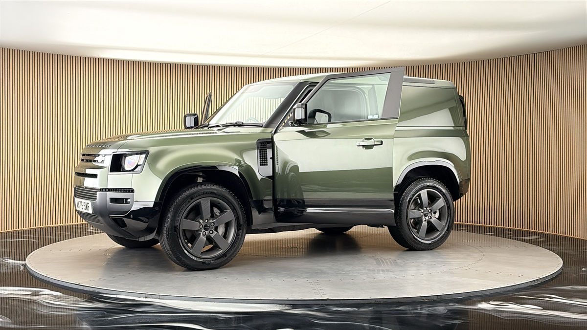 More views of Land Rover Defender 90