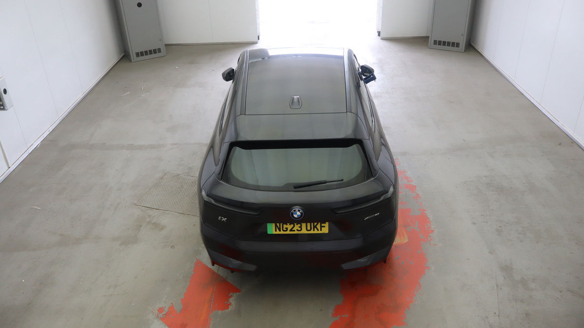 BMW iX Image 8