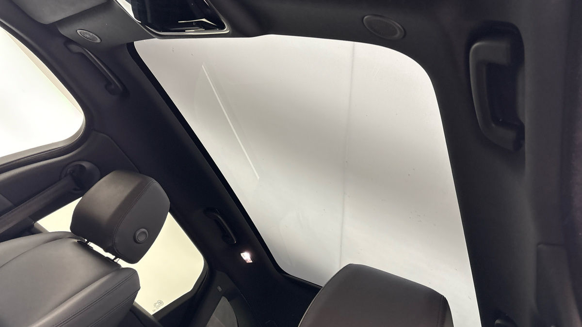 Land Rover Range Rover Velar Image 6