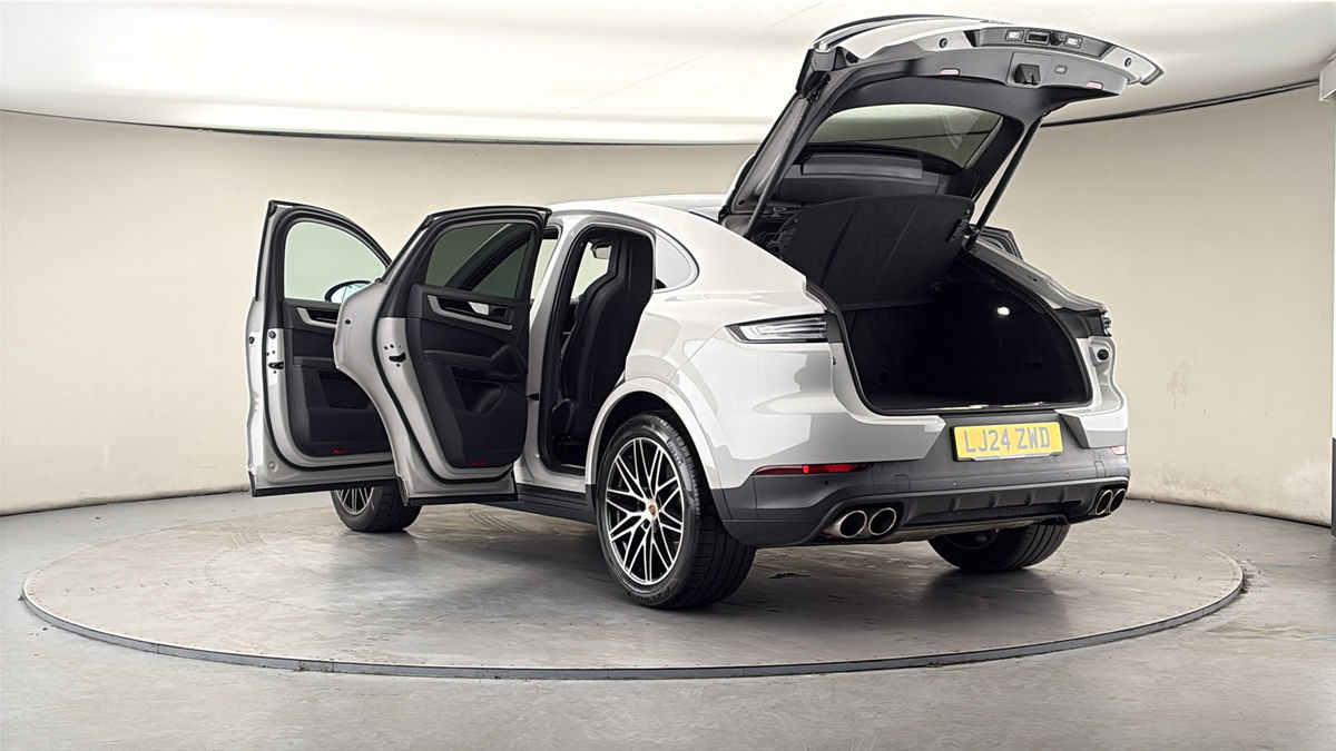 Porsche Cayenne Image 23