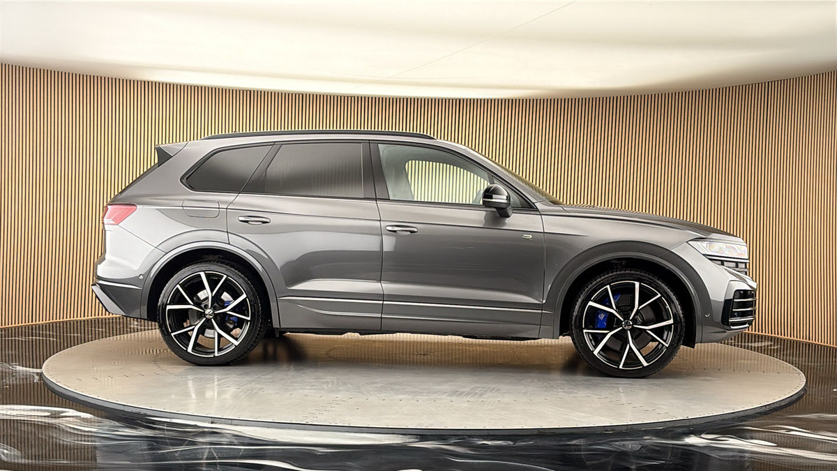 More views of Volkswagen Touareg